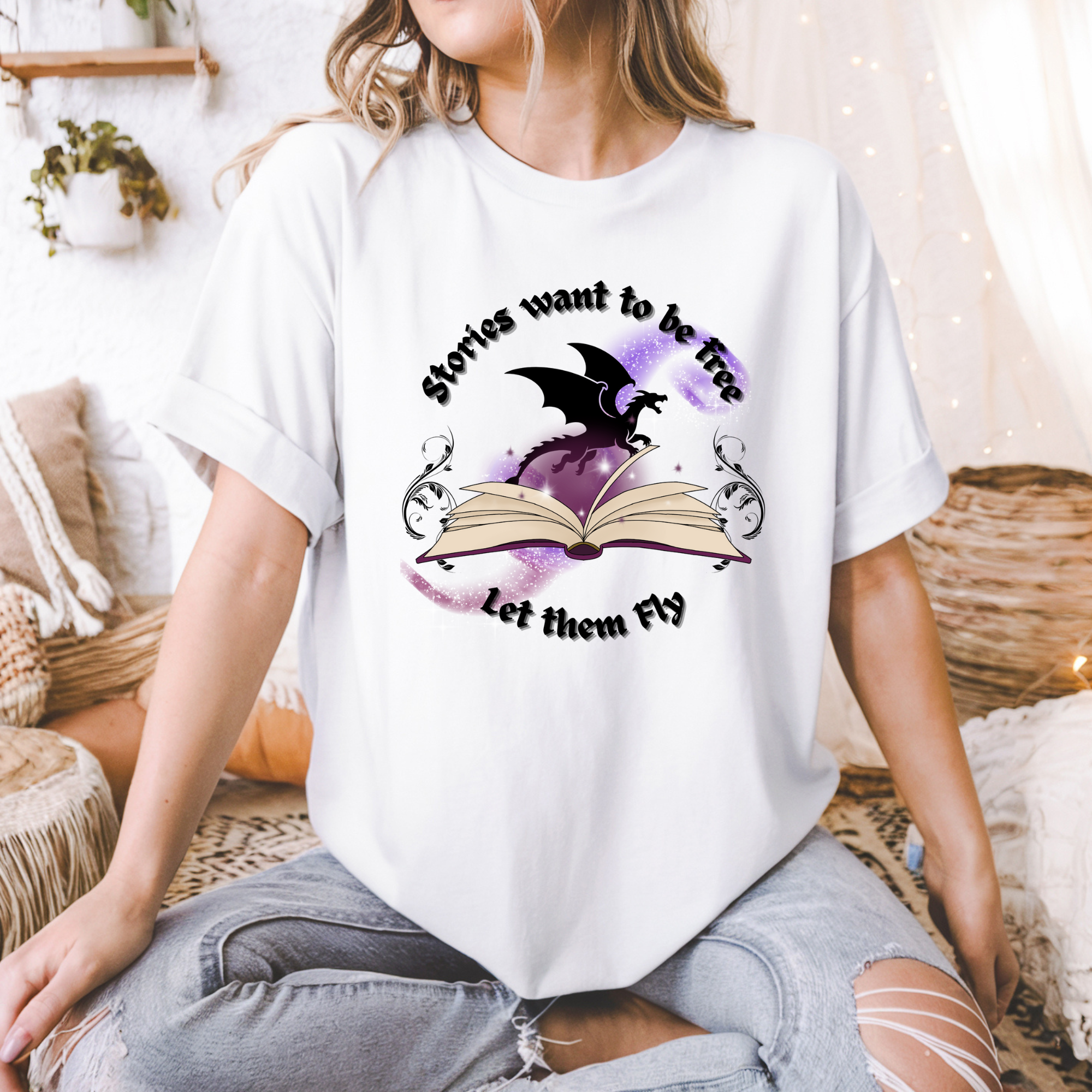 Stories Want to Be Free book dragon T-Shirt | reading, fantasy, literary design