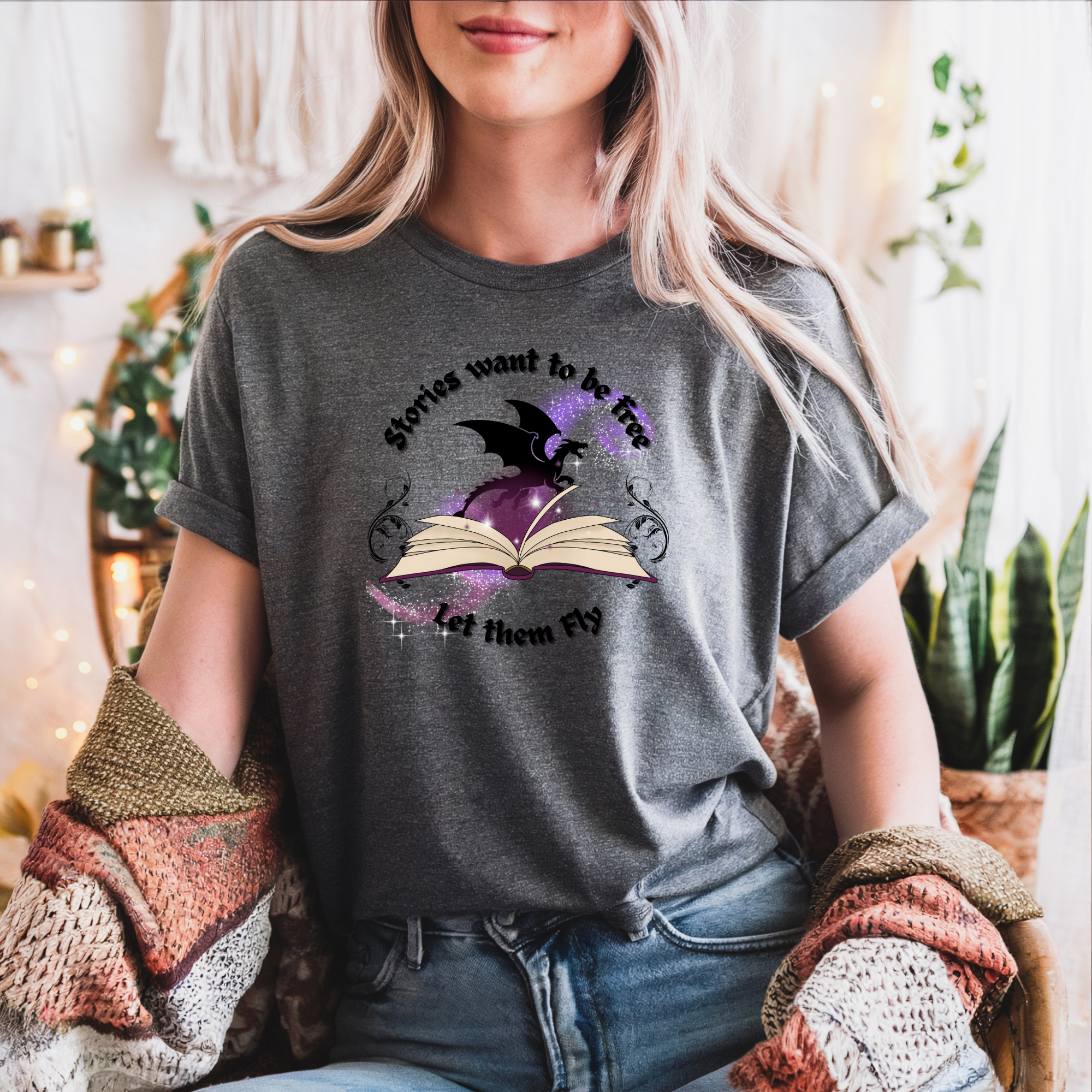 Stories Want to Be Free book dragon T-Shirt | reading, fantasy, literary design